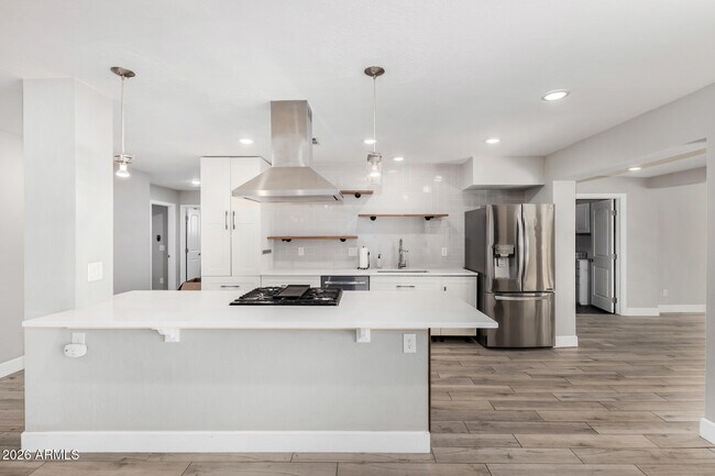 Building Photo - 429 W Flower St