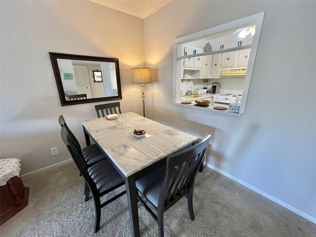 Building Photo - 259 S Cypress Rd