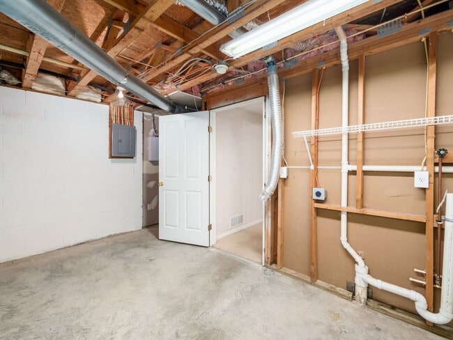 Building Photo - 53 Traditions Way