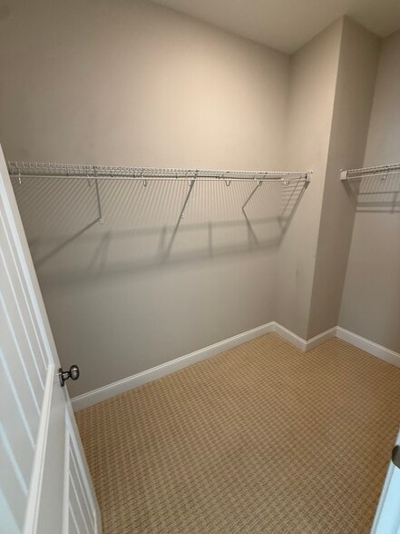 Building Photo - 335 Acorn Hollow Pl