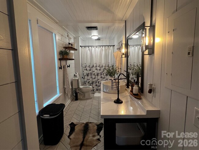 Building Photo - 5440 US-601