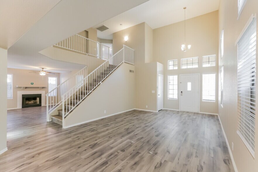 Building Photo - 4537 E Tanglewood Dr