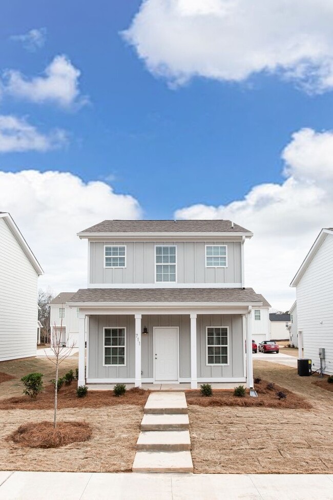 Building Photo - 715 W Vincent Dr