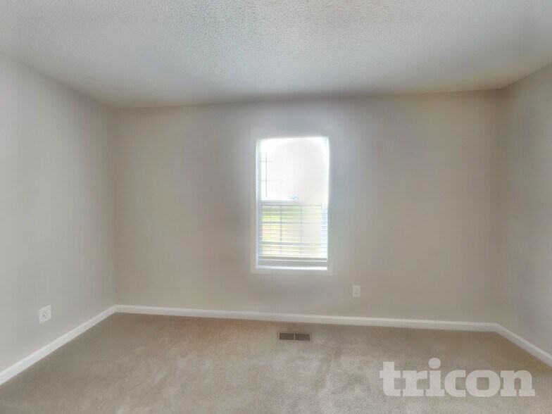 Building Photo - 412 Remington Ct