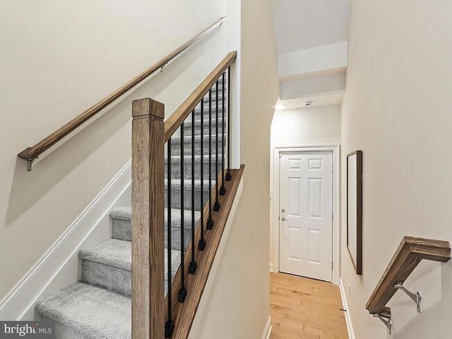 Building Photo - 715 Parker Blvd