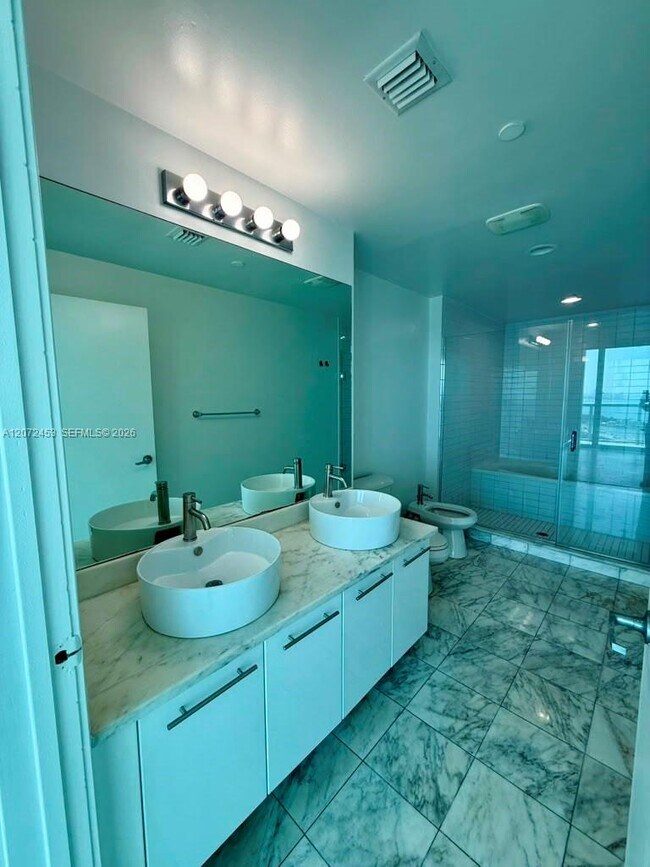 Building Photo - 888 Biscayne Blvd