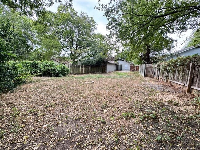 Building Photo - 10613 Golden Quail Dr