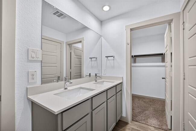 Building Photo - 711 Boer Plns Dr
