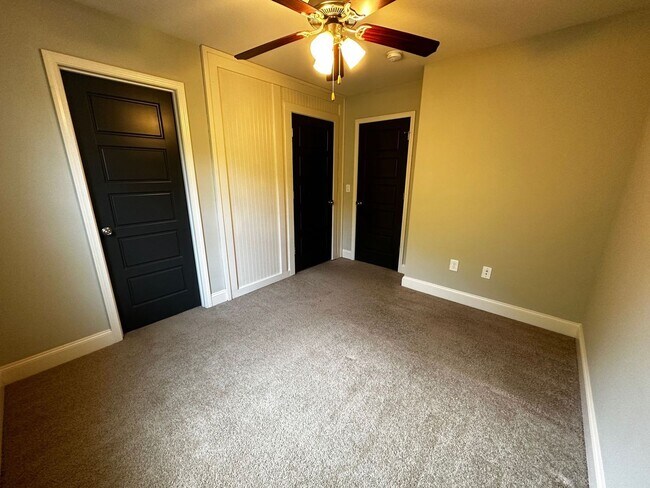 Building Photo - PRE-LEASING FOR AUGUST 2026!