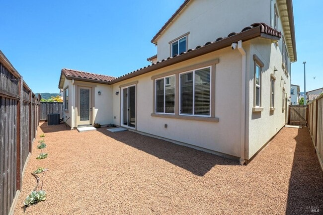 Building Photo - Stunning 4 Bedrooms 3.5 Bathrooms Two Story Home Located Short Distance of Sonoma State Universit...