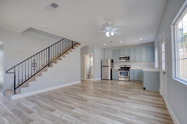 Building Photo - 58 Country Club Cir