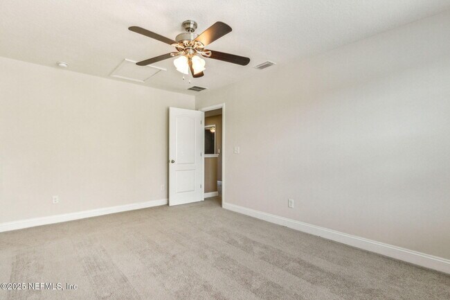 Building Photo - 11470 Glenlaurel Oaks Cir