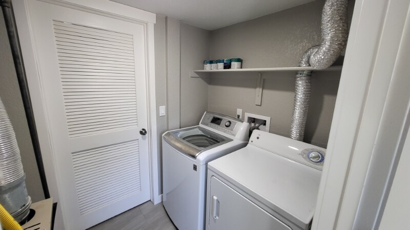 Building Photo - 3330 Foxridge Dr