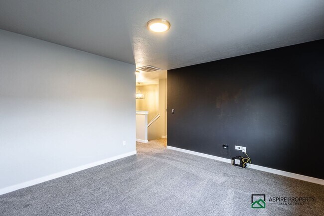 Building Photo - Upgraded 4 bed 3 bath home