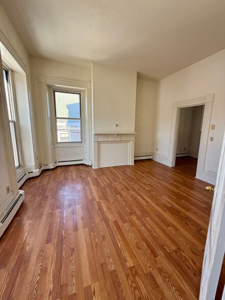 Building Photo - 72 3rd St