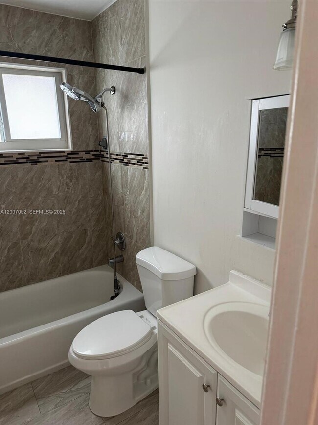 Building Photo - 20923 SW 117th Ave