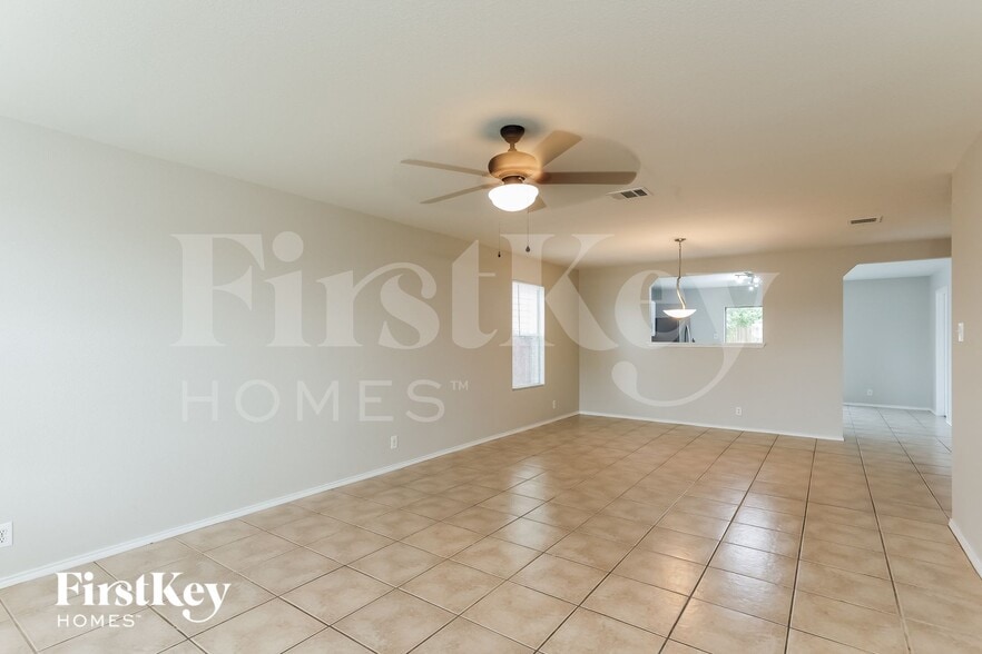 Building Photo - 111 Quince Flower