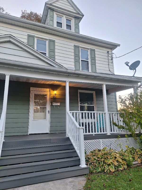 Building Photo - 10 Euclid Ave