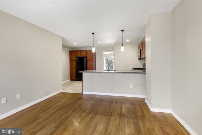 Building Photo - 941 New Market St