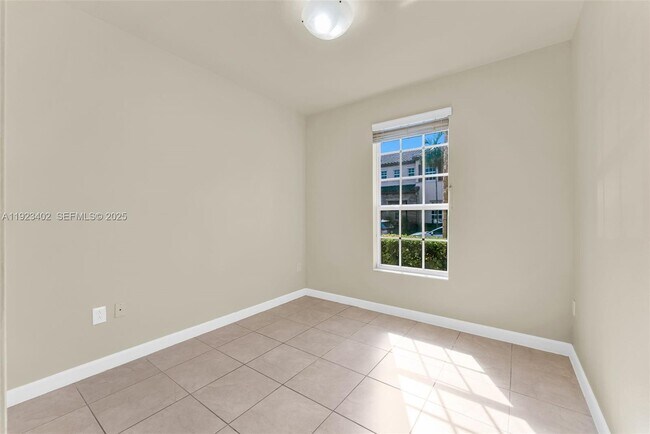 Building Photo - 9205 SW 170th Pl