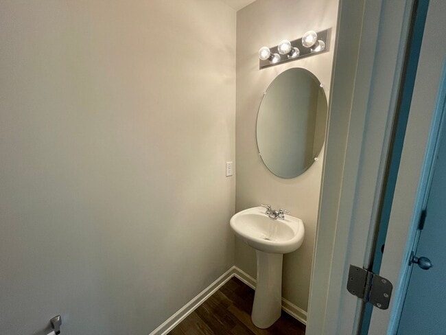 Building Photo - 3818 Miller Dr