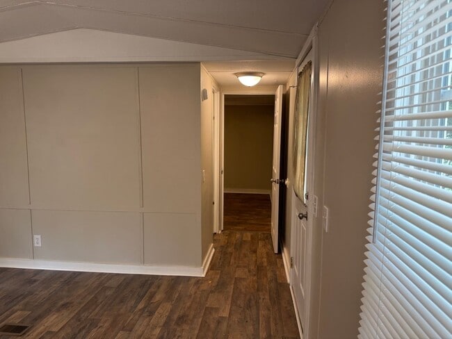 Building Photo - NEWLY UPDATED Two Bedroom Home in Troutman!!