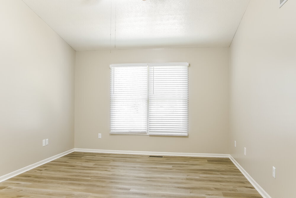 Building Photo - 6693 Laburnum Dr