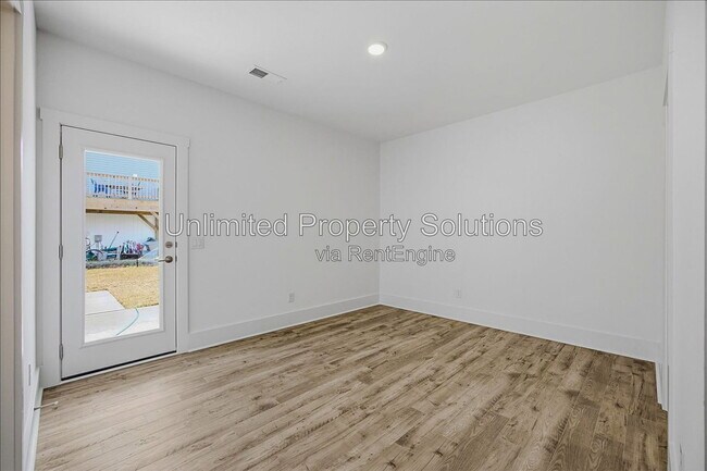 Building Photo - 501 Greenville Ave