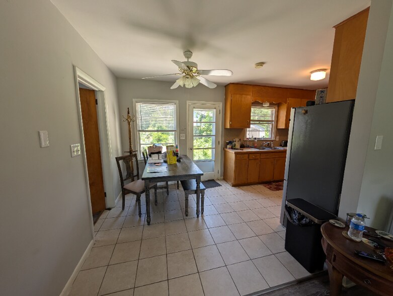 Building Photo - 1240 Pinebrook Cir