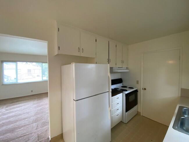 Building Photo - 306 Lobos Ave