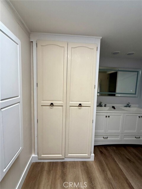 Building Photo - 861 Ronda Mendoza