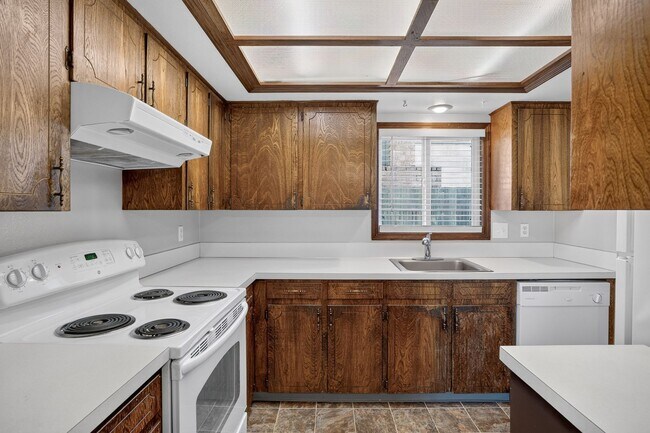 Building Photo - 3 Bedroom Ranch