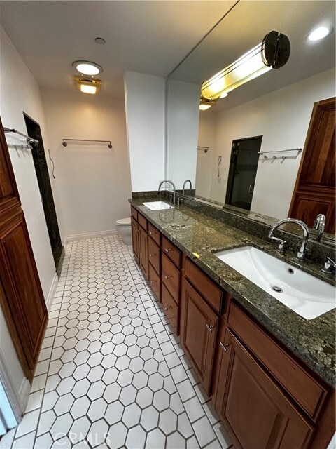 Building Photo - 5241 Colodny Dr