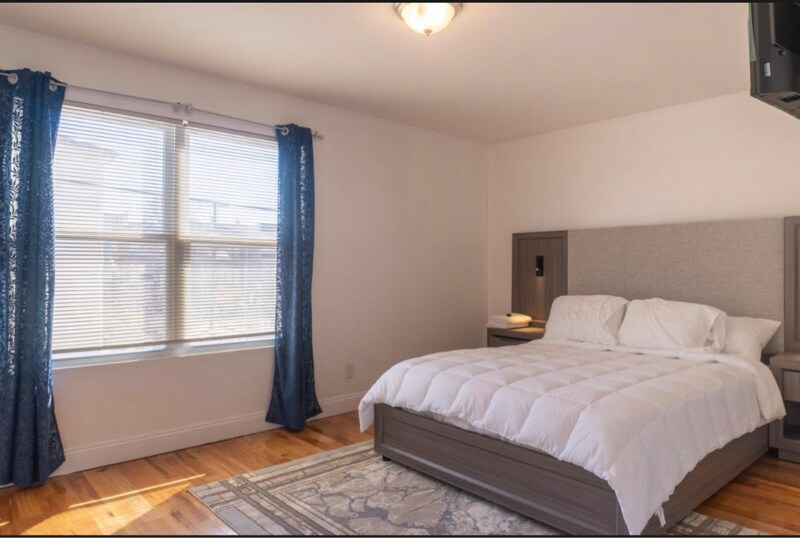 Building Photo - 579 Broad St