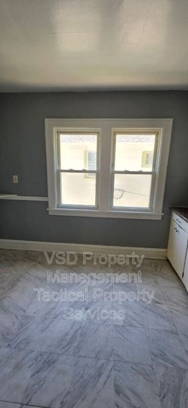 Building Photo - 4024 E 143rd St
