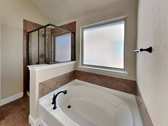 Building Photo - 3403 Cedar Ln