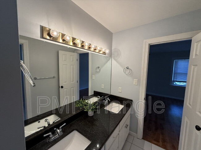 Building Photo - 4301 Ellinwood Dr