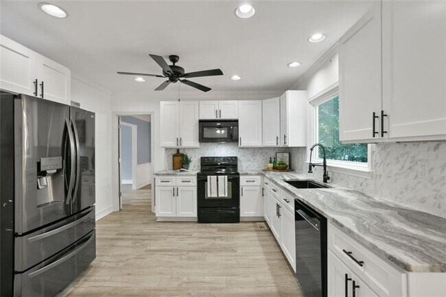 Building Photo - Beautifully Renovated 5-Bedroom, 4-Bath Home on Full Finished Basement!