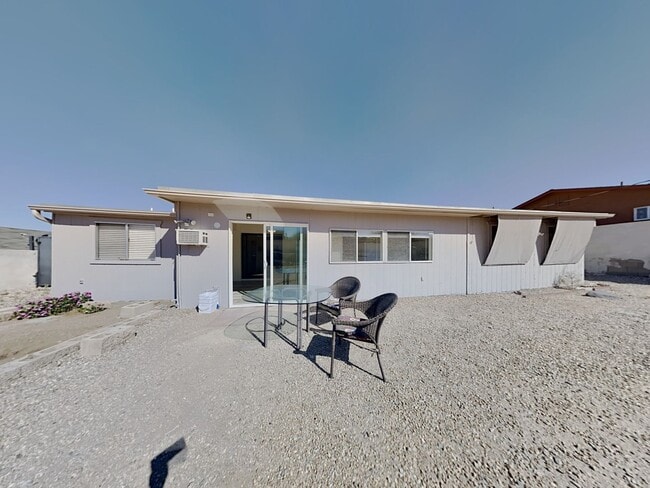 Building Photo - 2 bedroom Main house Attached Casita