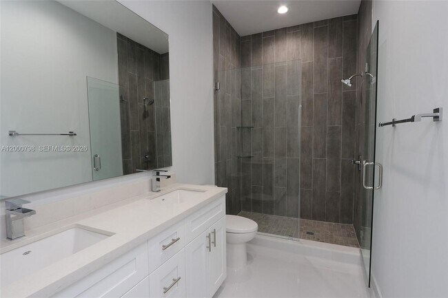 Building Photo - 5126 SW 57th Ave