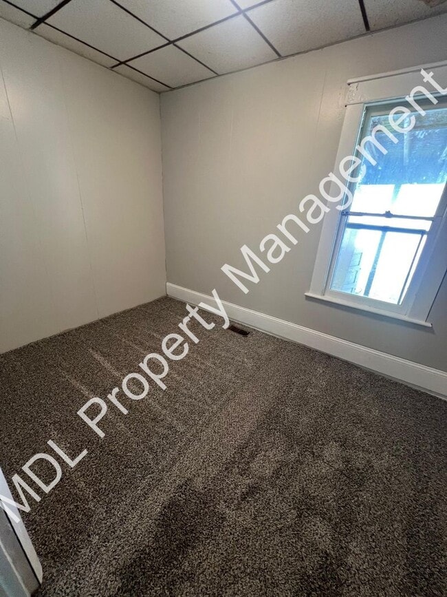 Building Photo - Charming 3 bedroom 2 bath