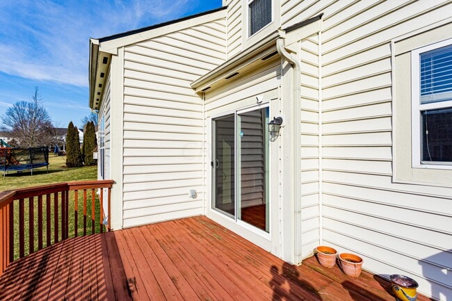 Building Photo - 5830 Prospect Ln