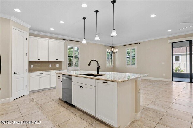 Building Photo - 2721 Casterton Dr