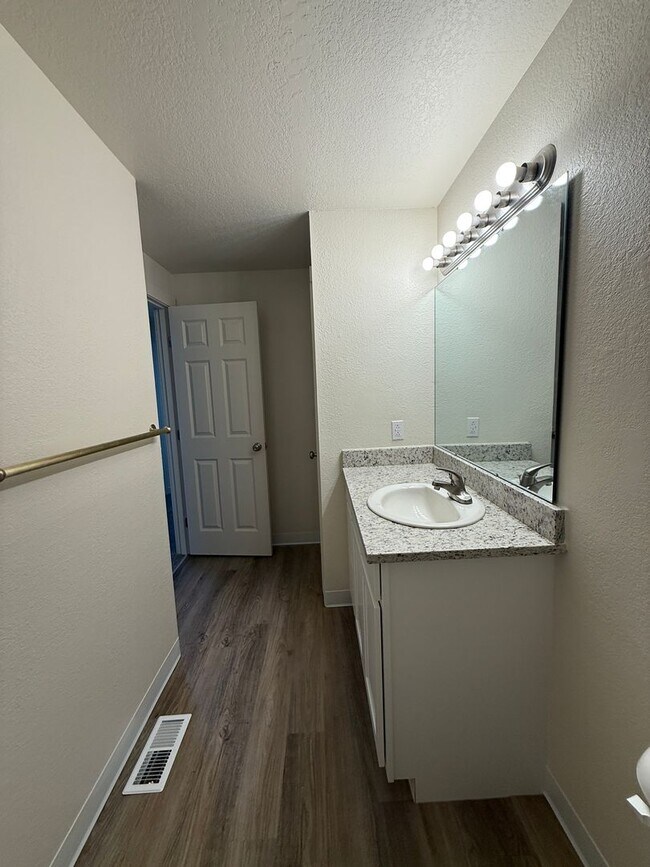 Building Photo - 371816