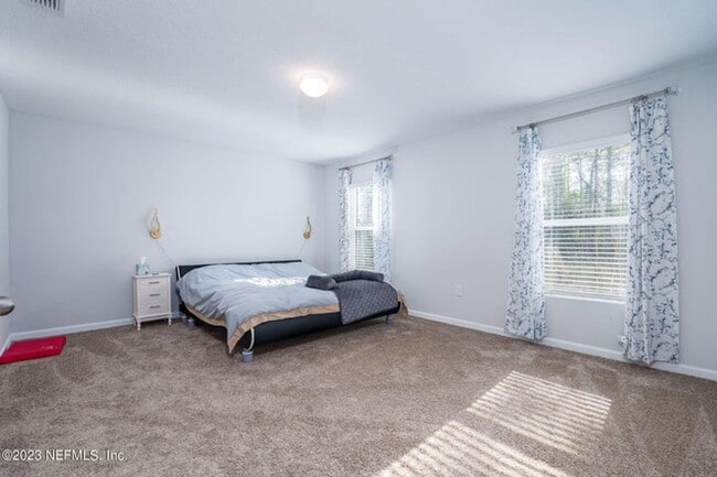 Building Photo - Like New Home