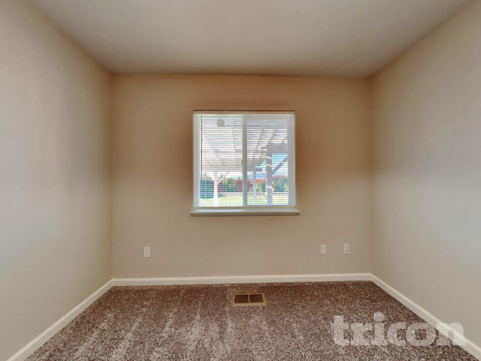 Building Photo - 17700 Smoketree Ct