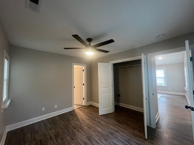 Building Photo - Move-in Ready!