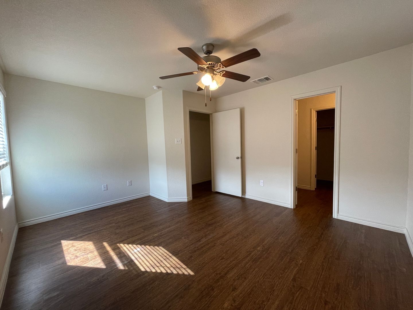 Building Photo - 1525 Justin Lp