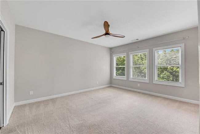 Building Photo - 427 Retreat Ln