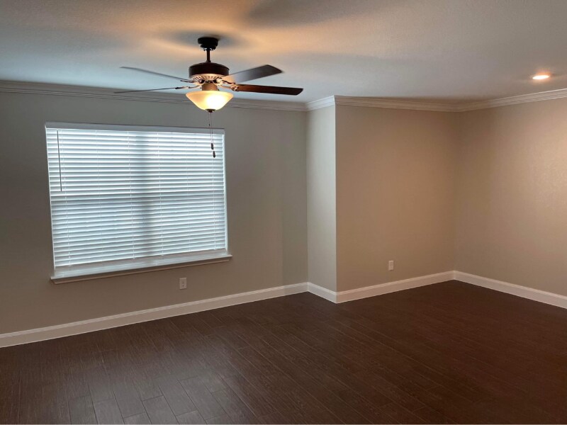 Building Photo - 704 Shoal Crk